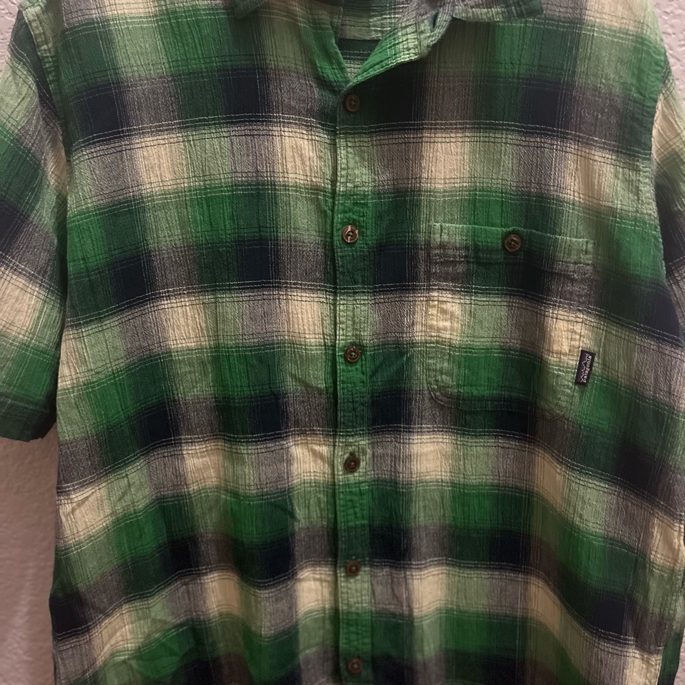 Men's XL Patagonia Organic Cotton button down, short sleeve.